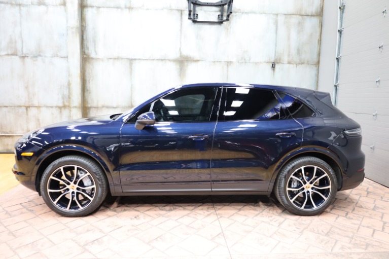 2023 Porsche Cayenne Base's photo
